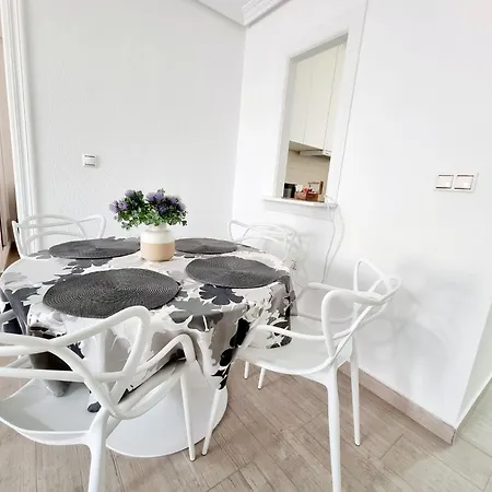 Apartment Elegant In An Excellent Area Torrevieja